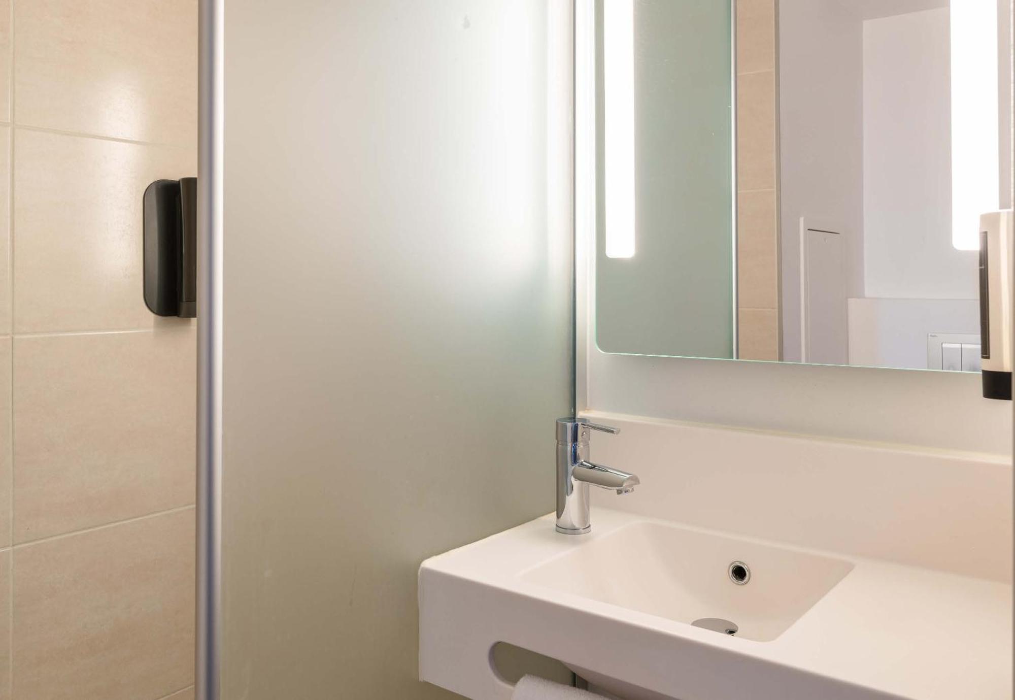 B&B Hotel Lyon Eurexpo Chassieu Dış mekan fotoğraf